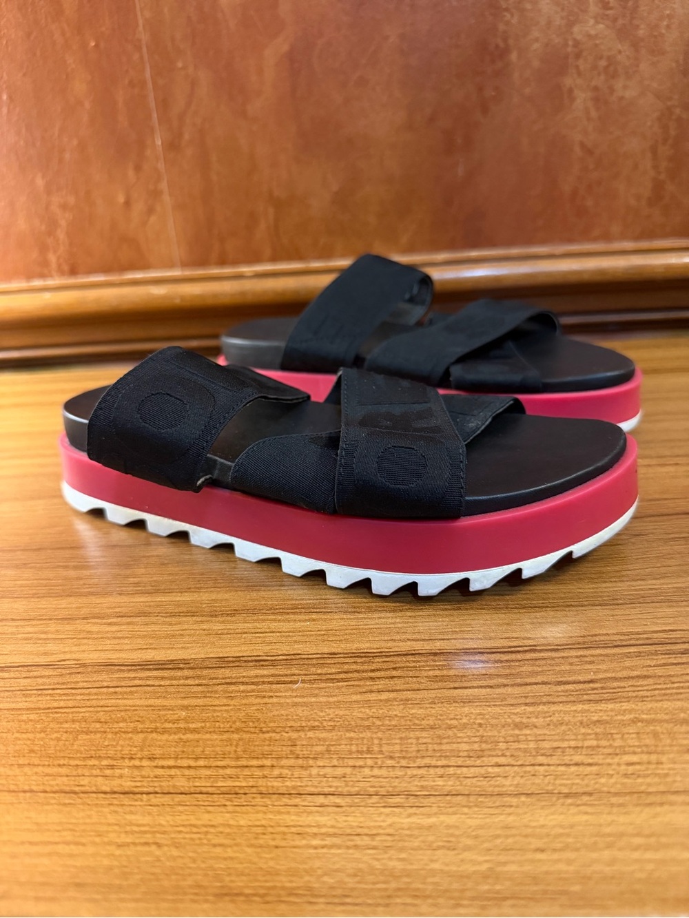 Sorel Roaming Sport Slide Sandals Black Red Pink Women's Size 6.5 NL4716-010